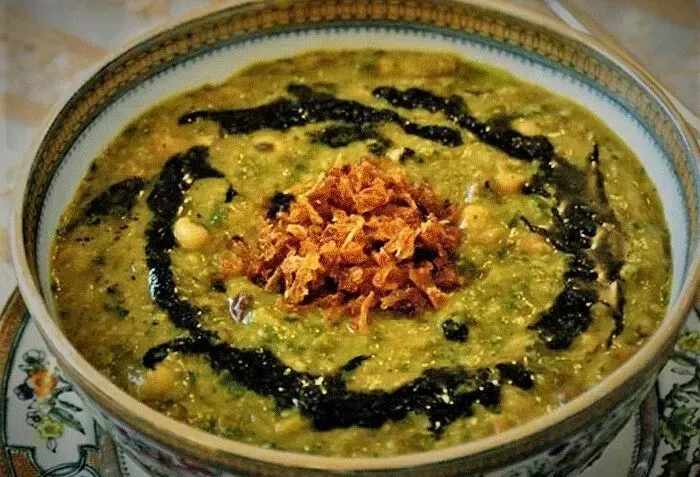 طرز تهیه آش بلغور؛ آش سنتی و مقوی روستایی ایران