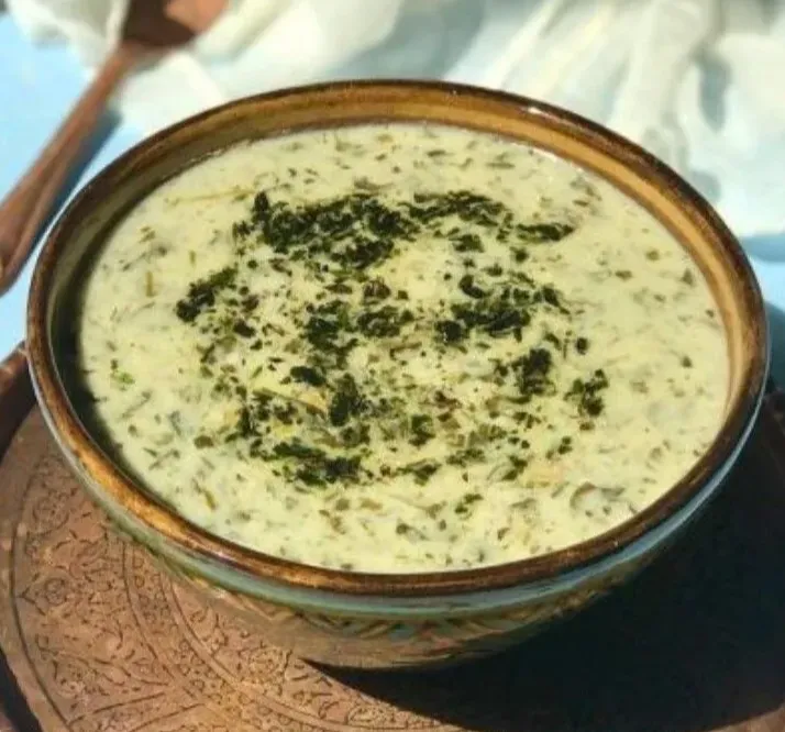 طرز تهیه آش دوغ خوشطعم؛ آشی خنک و معطر به سبک اصیل