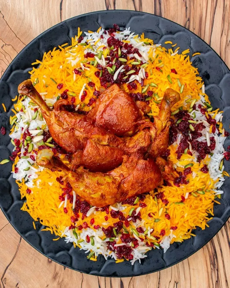 طرز تهیه زرشک پلو با مرغ مجلسی؛ شاهکار سفره ایرانی