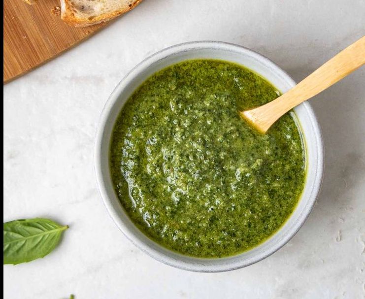 طرز تهیه سس پستو اصیل؛ عطر سبز ایتالیا در یک قاشق