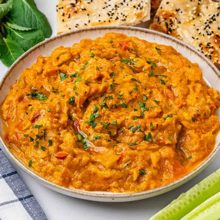 طرز تهیه میرزا قاسمی اصیل گیلانی؛ عطر بادمجان دودی