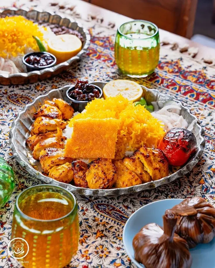 طرز تهیه جوجه کباب زعفرانی؛ راز جوجهای آبدار و خوشعطر
