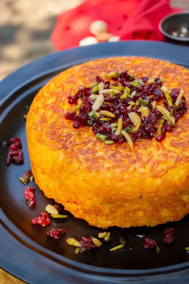 طرز تهیه ته‌چین مرغ مجلسی؛ طلایی و خوش‌رنگ