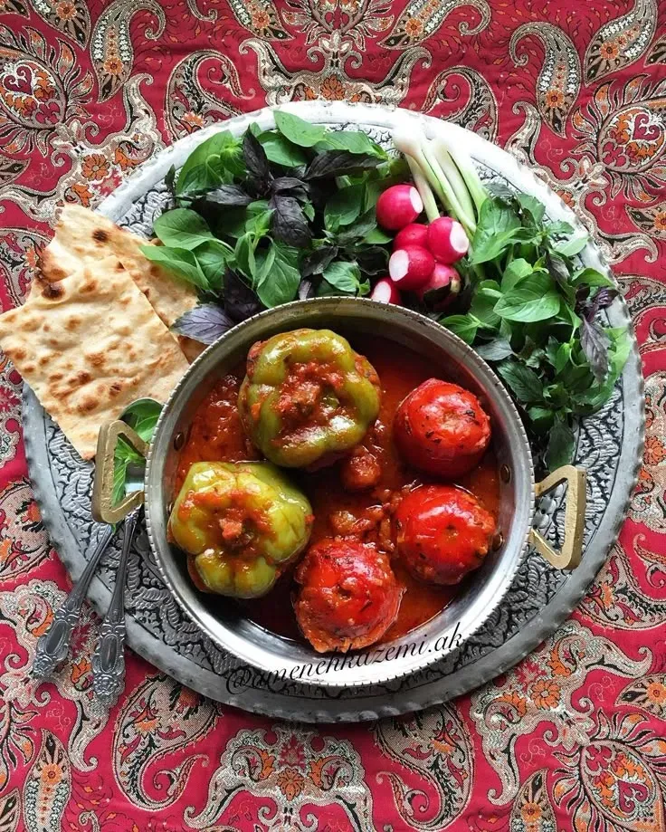 طرز تهیه دلمه فلفل دلمه‌ای؛ ترفند مغز معطر و جاافتاده