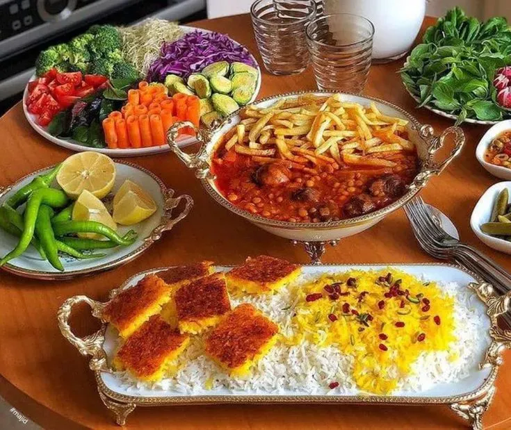 طرز تهیه قیمه اصیل؛ خورش مجلسی با لپه و گوشت لطیف